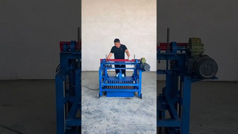 Hydraulic walking brick making machine