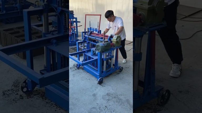 Hydraulic clay brick machine