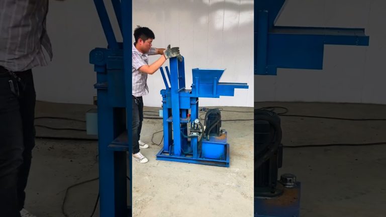 Mobile hollow brick machine